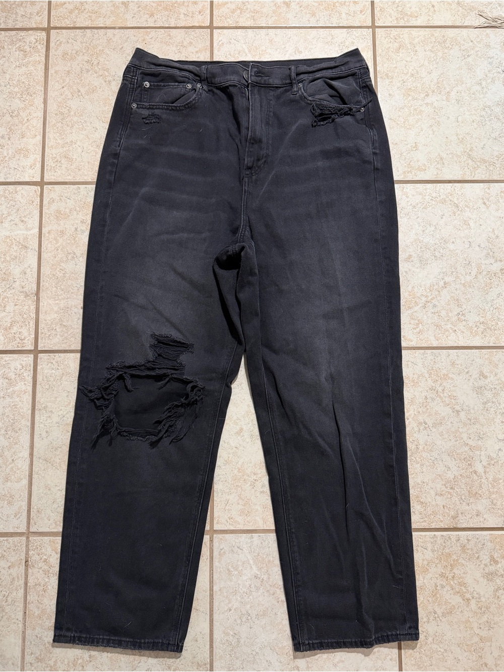 American Eagle Black High-Rise Mom Jeans